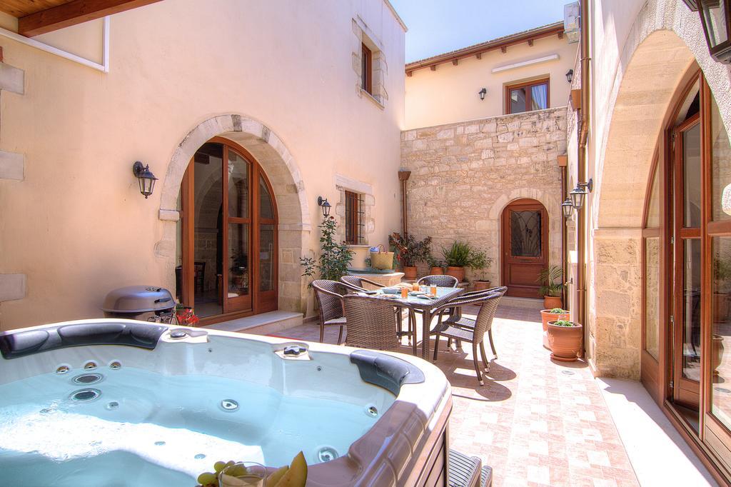 Askoutsi Manor, A Natural Tranquil Retreat, By Thinkvilla Agios Ioannis  Экстерьер фото