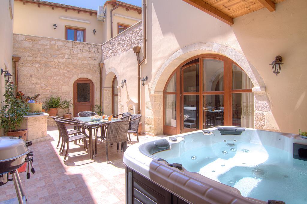 Askoutsi Manor, A Natural Tranquil Retreat, By Thinkvilla Agios Ioannis  Экстерьер фото