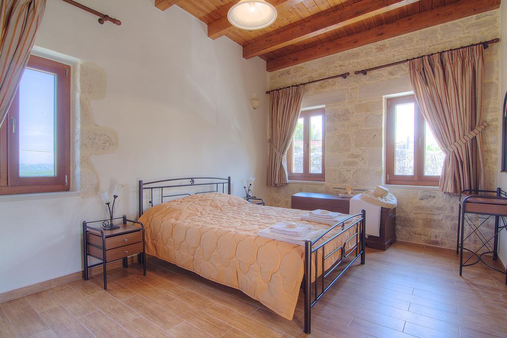 Askoutsi Manor, A Natural Tranquil Retreat, By Thinkvilla Agios Ioannis  Экстерьер фото